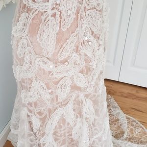 NWOT White Mac Duggal gown